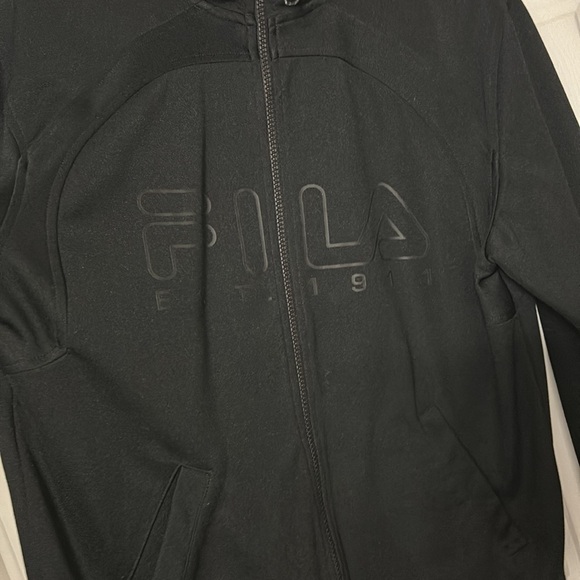 Fila Black Jacket ๐ค๐ค๐ค๐ค๐ค๐ค๐ค๐ค - Picture 3 of 8